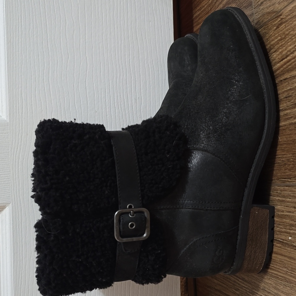 EUC! UGG Blayre II Water Resistant Boots Black Women's 8